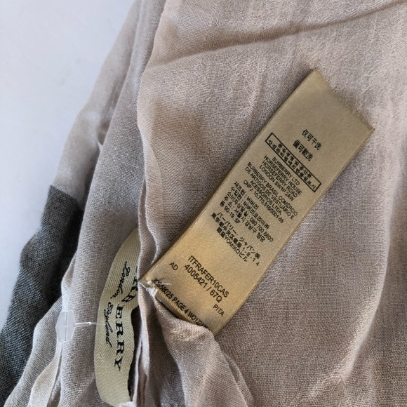 Burberry Giant Check Gauze Scarf 🧣 🎁🎈 - Picture 4 of 8